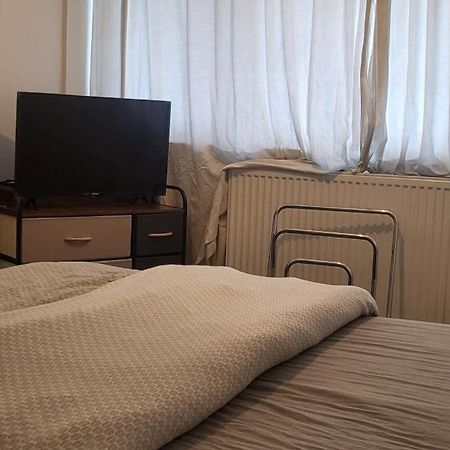 Double Room In A Cosy Flat In Tooting Лондон Экстерьер фото